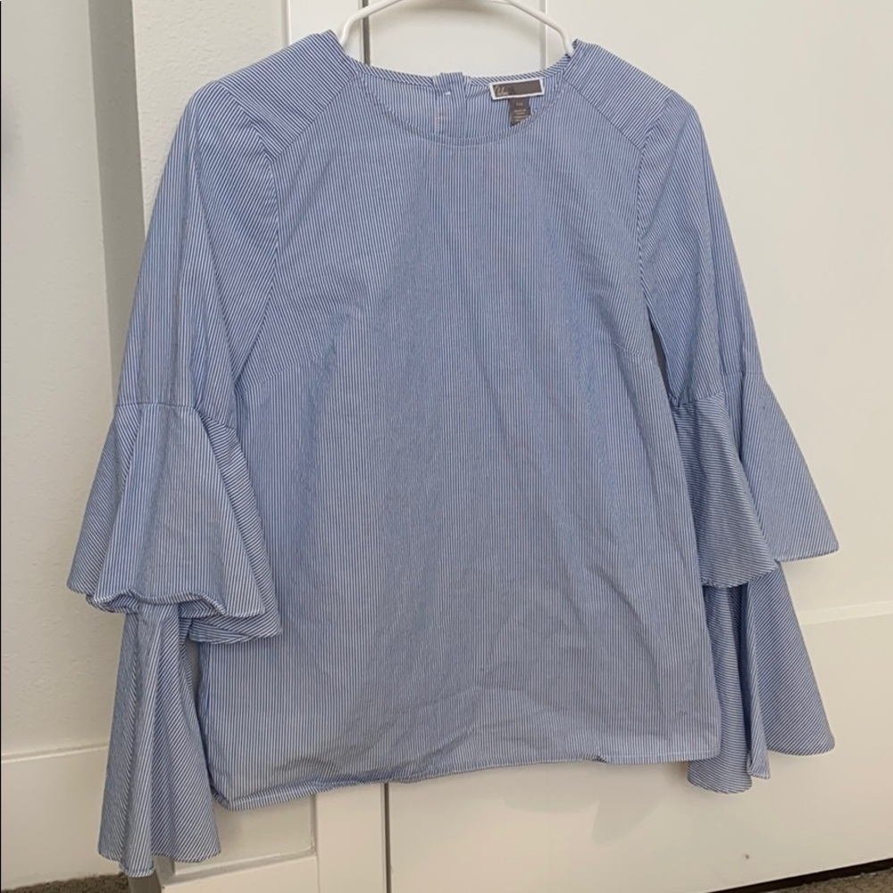 CHELSEA28 top with sleeve detail